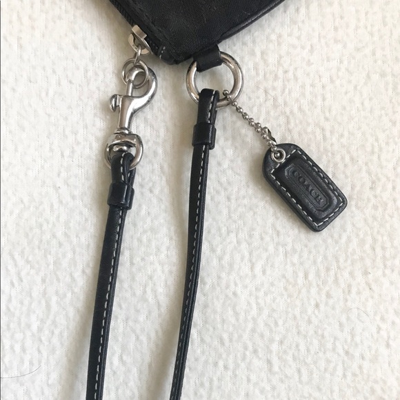 Coach wristlet - Picture 3 of 4